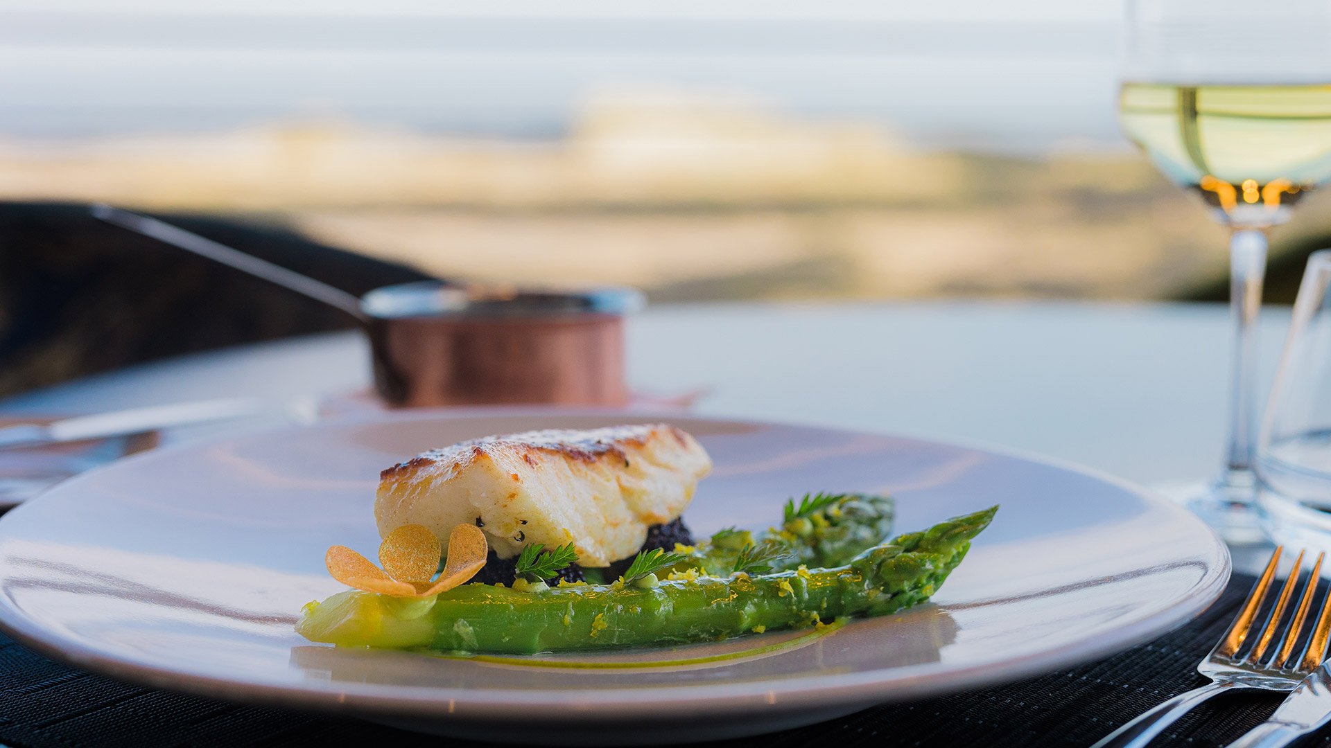 Fresh seafood restaurants in Lagos with ocean view