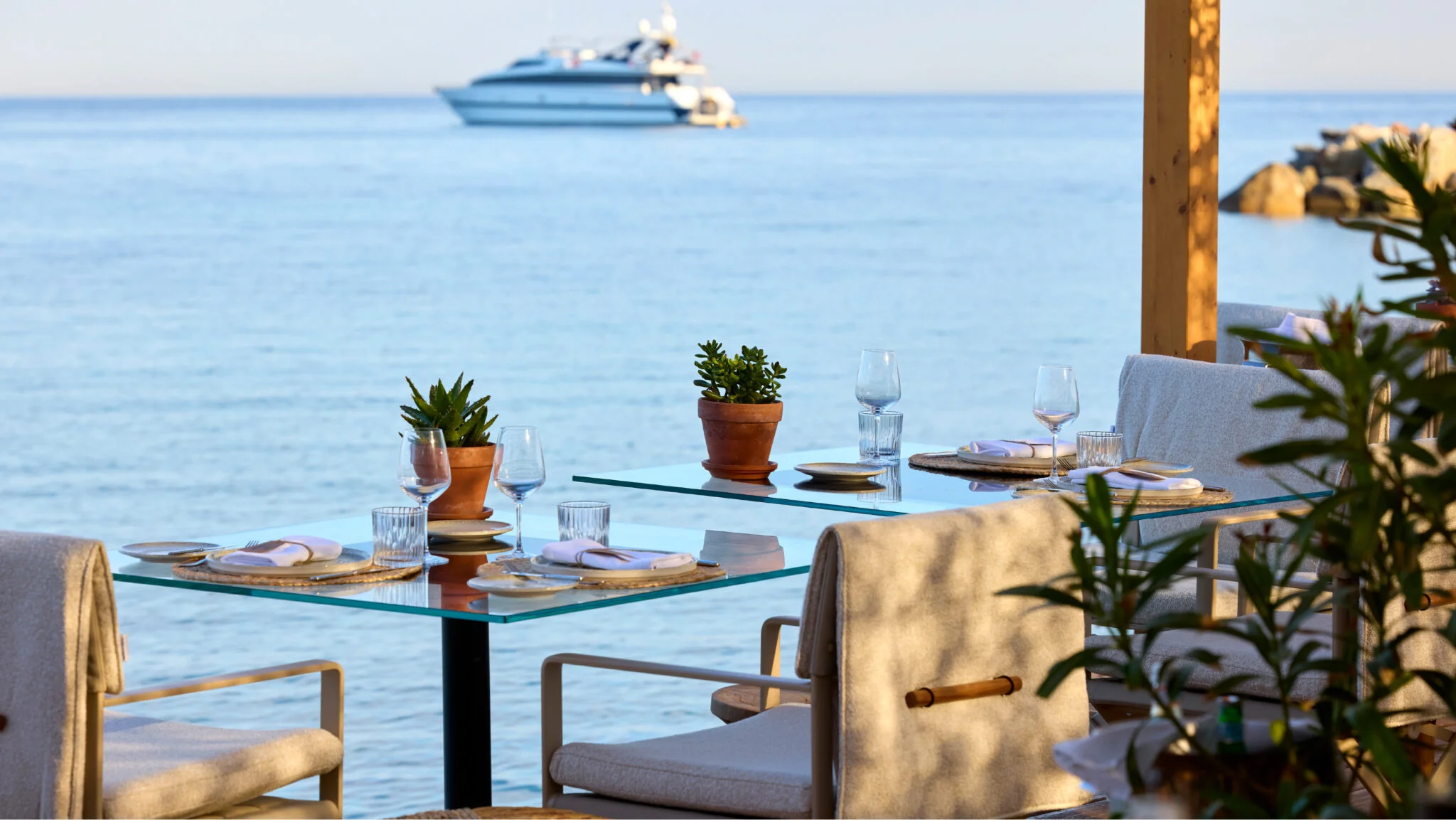 Fresh seafood restaurants in Portimao